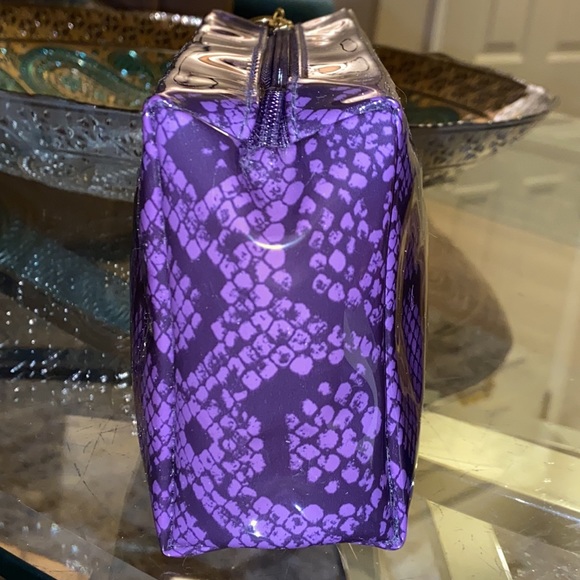 Estée Lauder Purple Make Up Bag - Picture 4 of 6